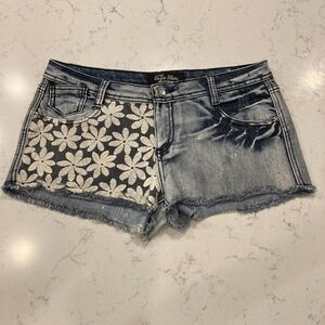 Deja Bleu Shorts Womens Juniors Low Rise Stretch Denim Cut-Off Boho Lace Trim 11